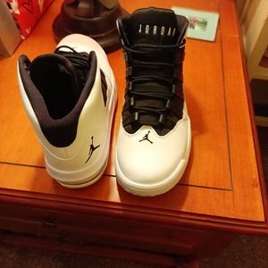 Nike Air Jordan Max Aura Shoes "Panda" Black White AQ9084-100 Men's